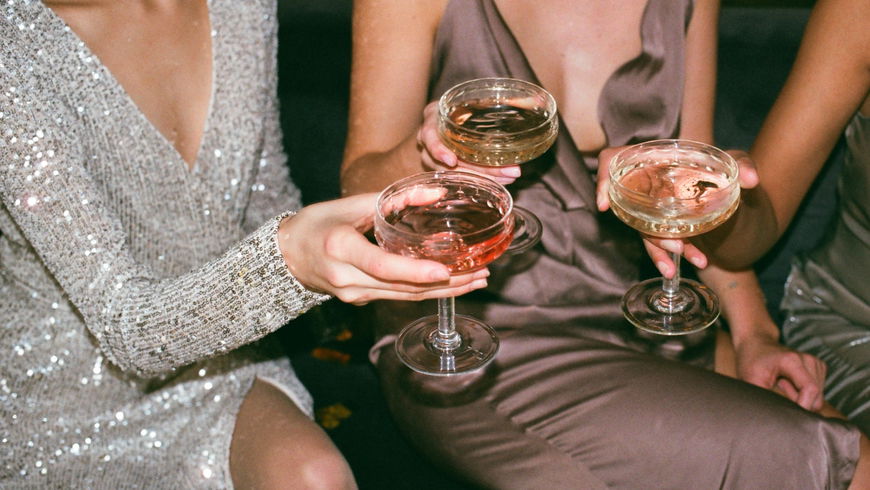 Silvester Outfit 2021: 3 Last Minute Styling-Ideen