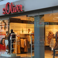 Mode-Trends 2022: Dieses Kleid von s.Oliver steht einfach jeder Figur