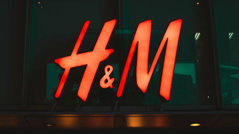 Mode-Trends 2022: 11 Schnäppchen aus dem H&M-Sale, die sich wirklich lohnen