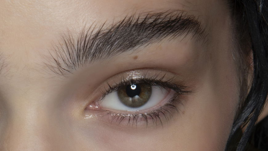Beauty-Trends 2022: Dieses preisgekrönte Wimpernserum zaubert Wow-Lashes
