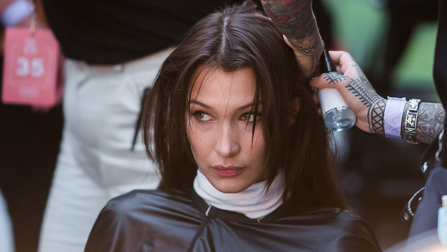 Haare: Diese Dinge solltest du beim Friseur vermeiden, damit er sich nicht ekelt