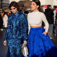 Styling: Dieser Stoff lässt euer Outfit sofort teurer aussehen, als es wirklich ist
