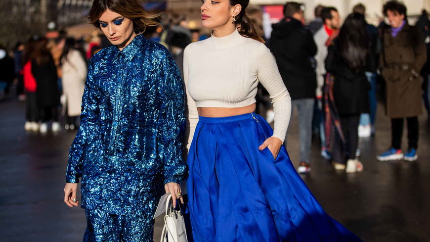 Styling: Dieser Stoff lässt euer Outfit sofort teurer aussehen, als es wirklich ist