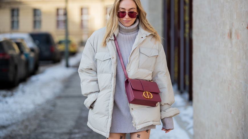 Mode im Winter 2021/22: Lange Strickpullover sind der kuscheligste Trend der Saison