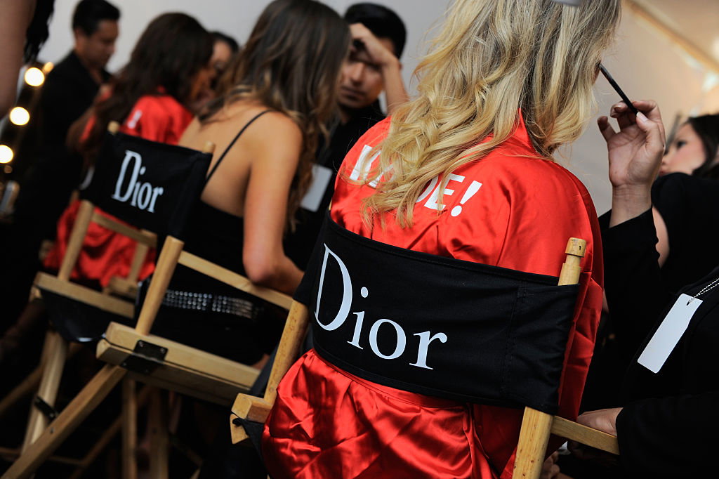 Models backstage bei einer Dior Fashion Show