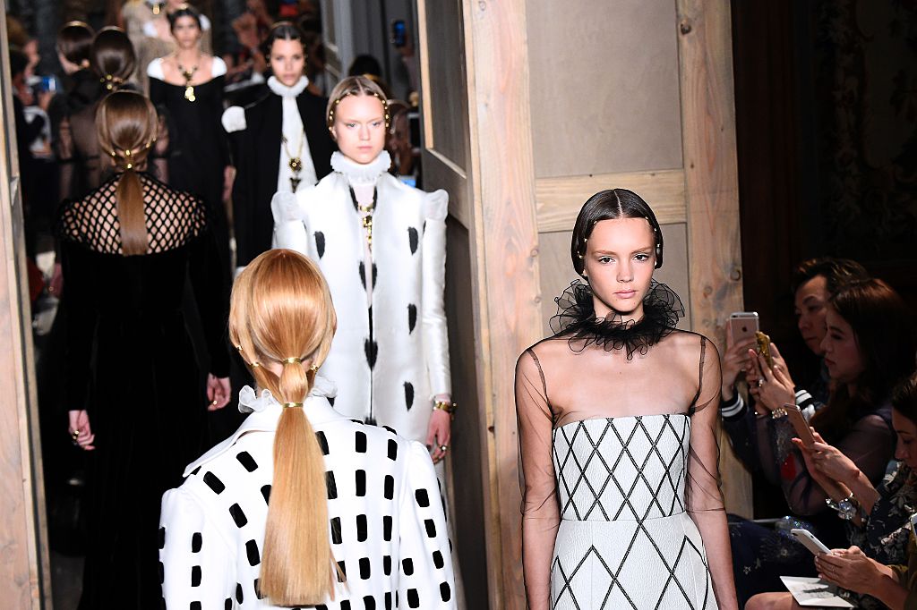 Models bei der 2016-2017 fall/winter Haute Couture Collection Fashion show