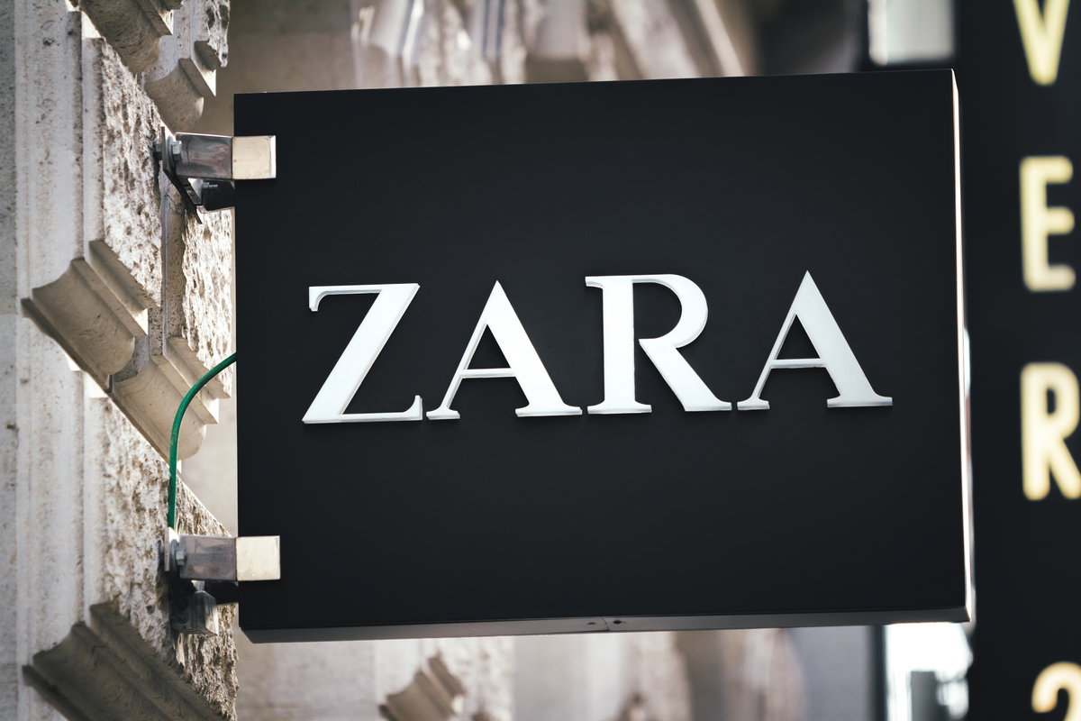 Zara-Schild-vor-Filiale