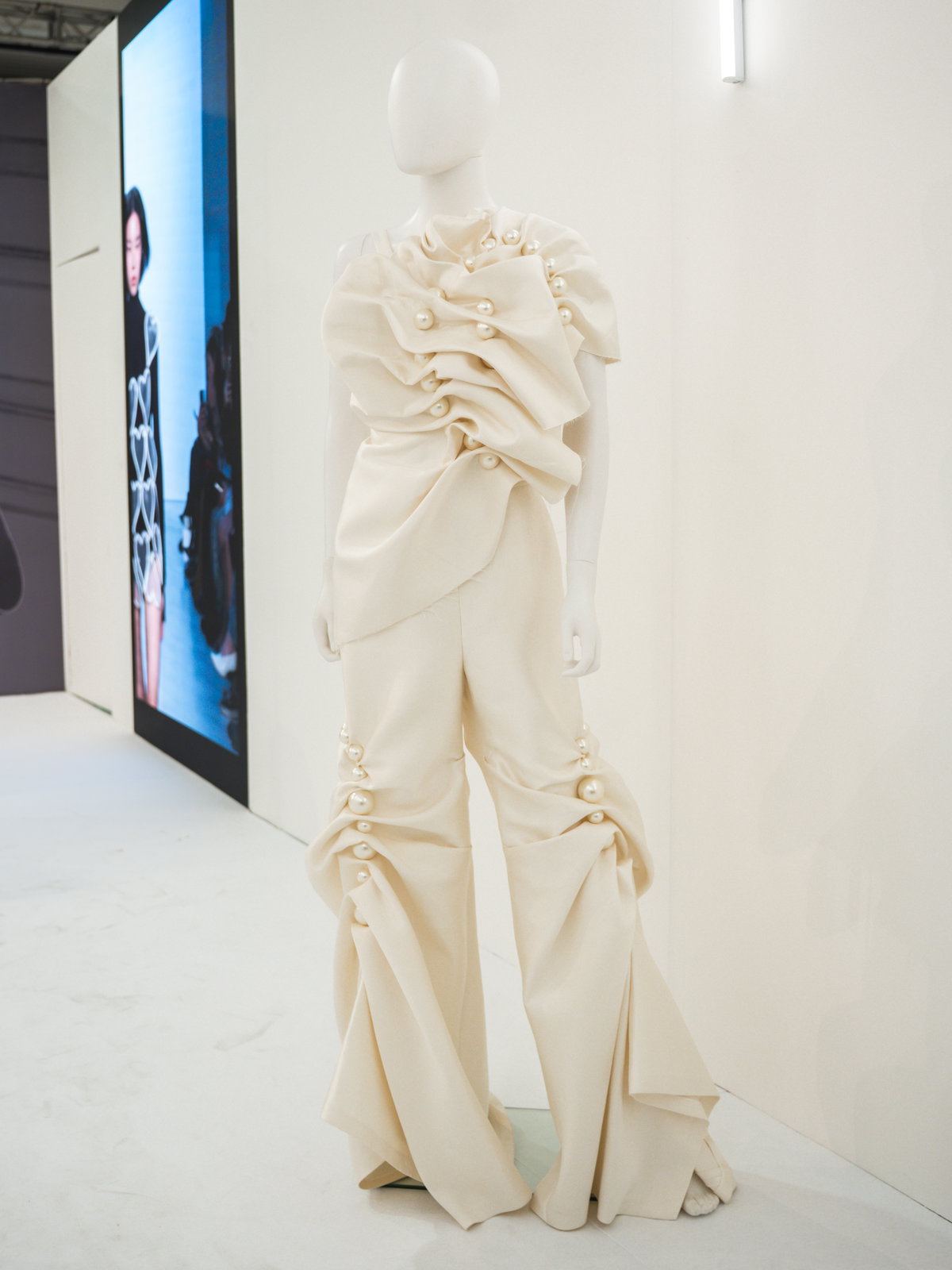 WHITE Milano – KIMHĒKIM